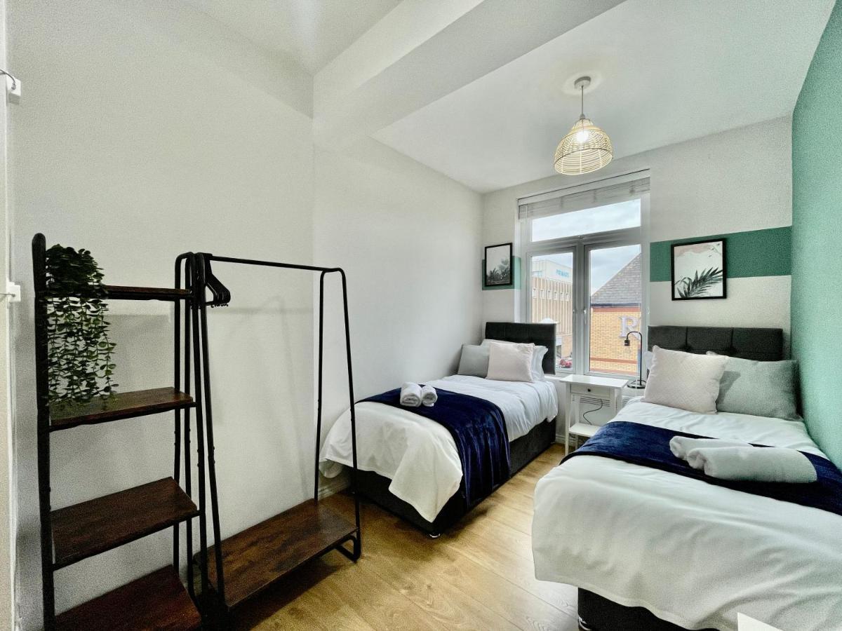 Apartmán City Centre Gem In Southend Near The Beach, Station And Parking Exteriér fotografie
