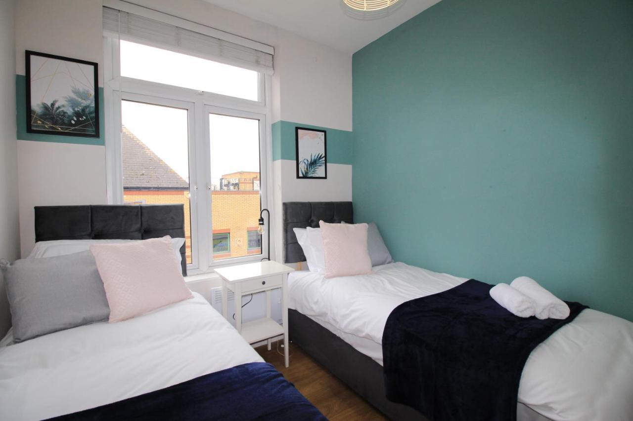 Apartmán City Centre Gem In Southend Near The Beach, Station And Parking Exteriér fotografie
